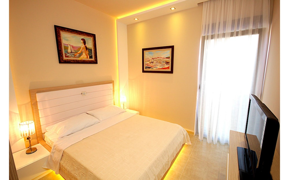 HOTEL BUTUA RESIDENCE 20/100