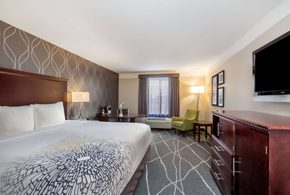 Fairfield Inn & Suites By Marriott Fresno River Park 18/54