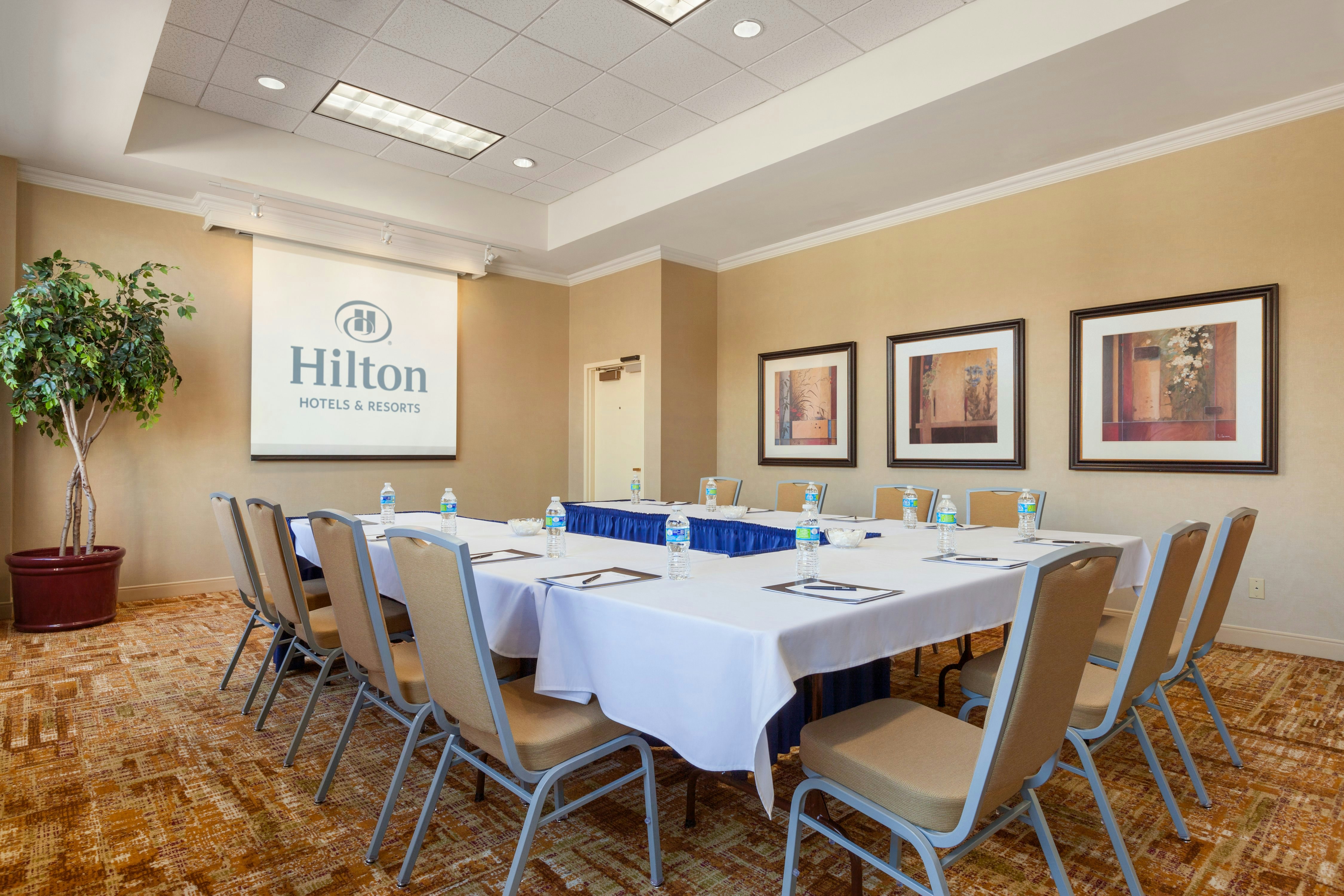 Hilton Fort Wayne At The Grand Wayne Convention Center 56/72