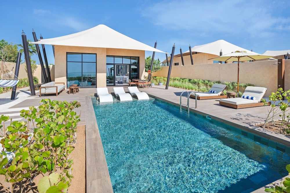 Bab Al Nojoum Hudayriyat Villas 51/62