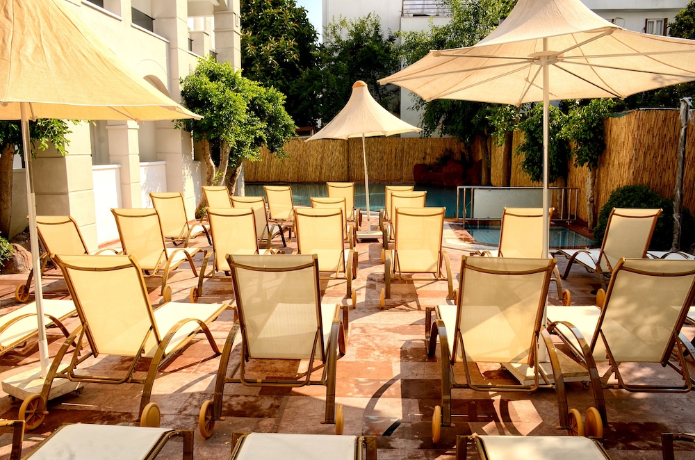 Two Seas Hotel 33/50