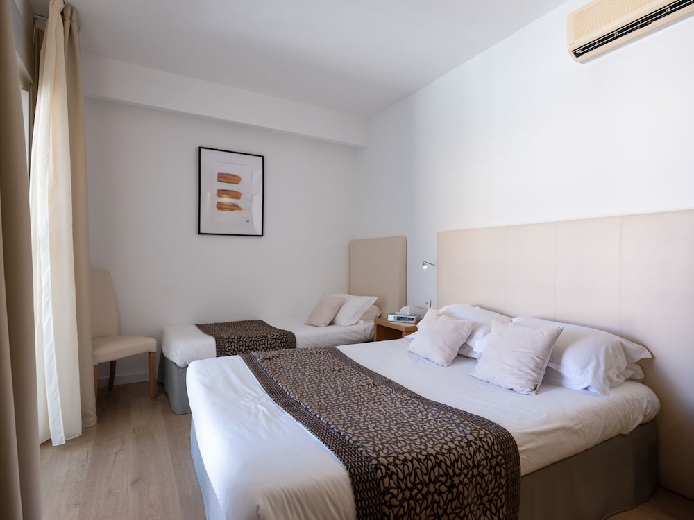 Hotel Revellata 7/50