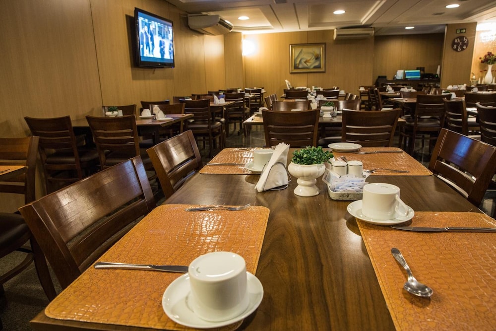 Crystal Plaza Hotel 43/47