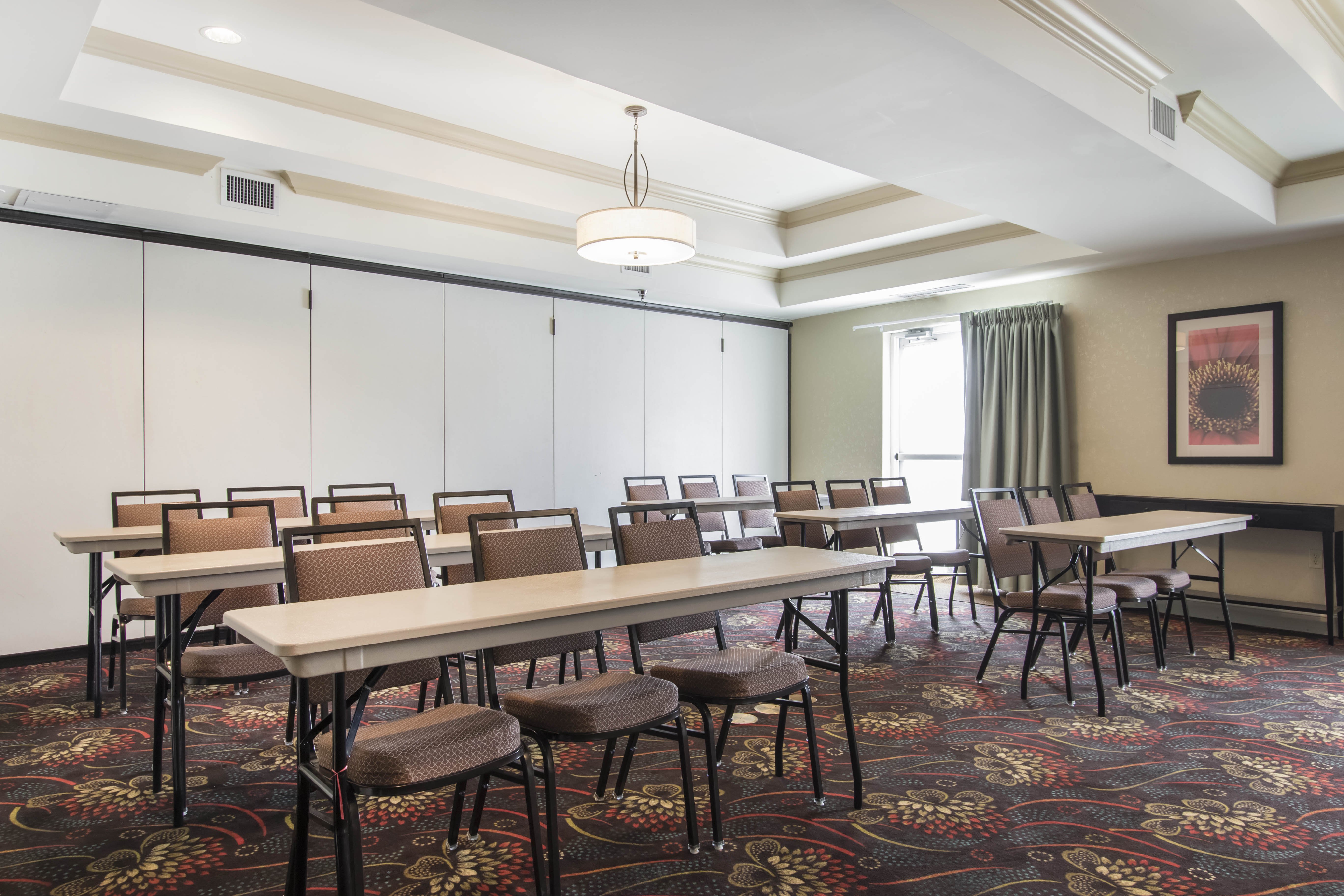 Holiday Inn Express Hotel Suites Cullman 34/38