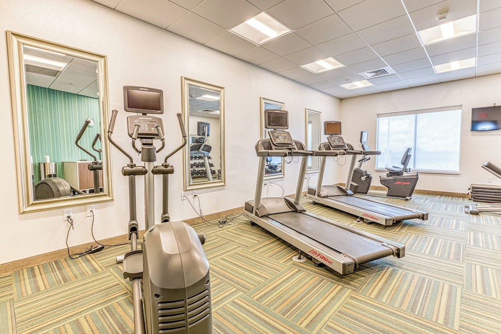 Holiday Inn Express Suites Rantoul 49/76