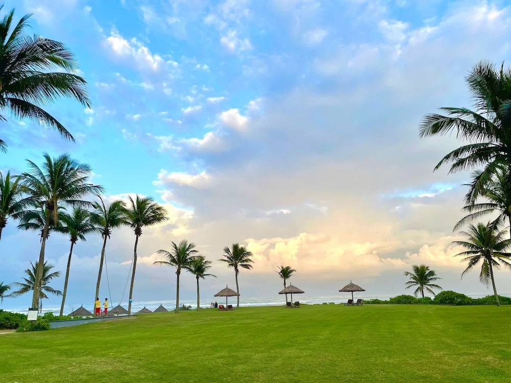 The Ocean Suites 46/50