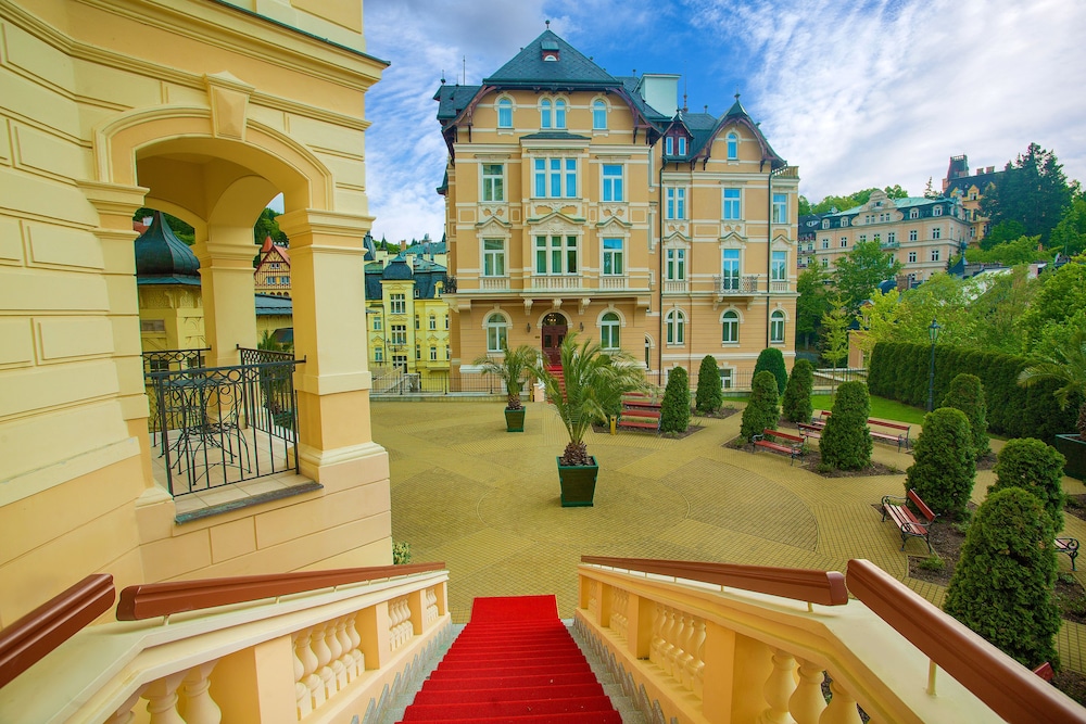Savoy Westend Hotel in KARLOVY VARY - CZ