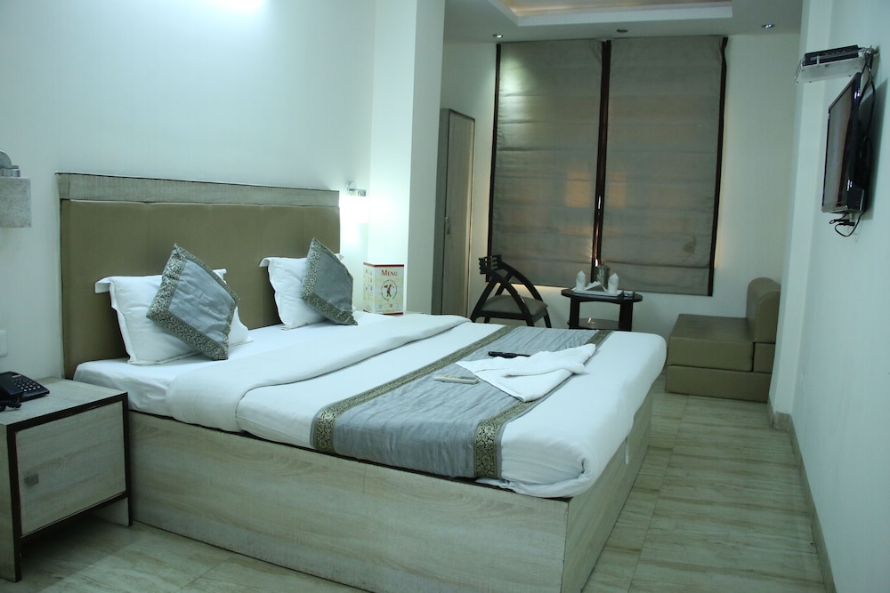 Hotel Grace At Karol Bagh 24/45