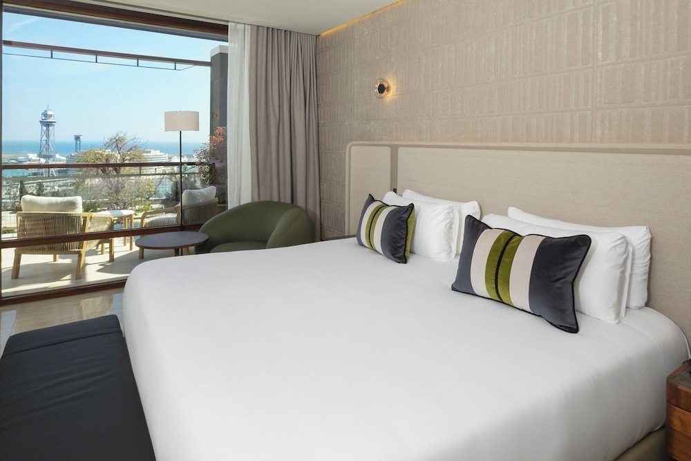 DELUXE, SEA VIEW