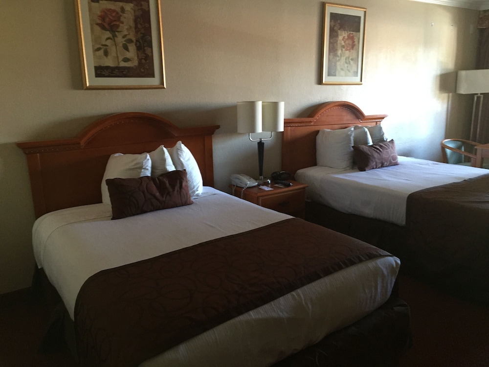 Room, 2 Double Beds, Chula Vista Inn 3/4