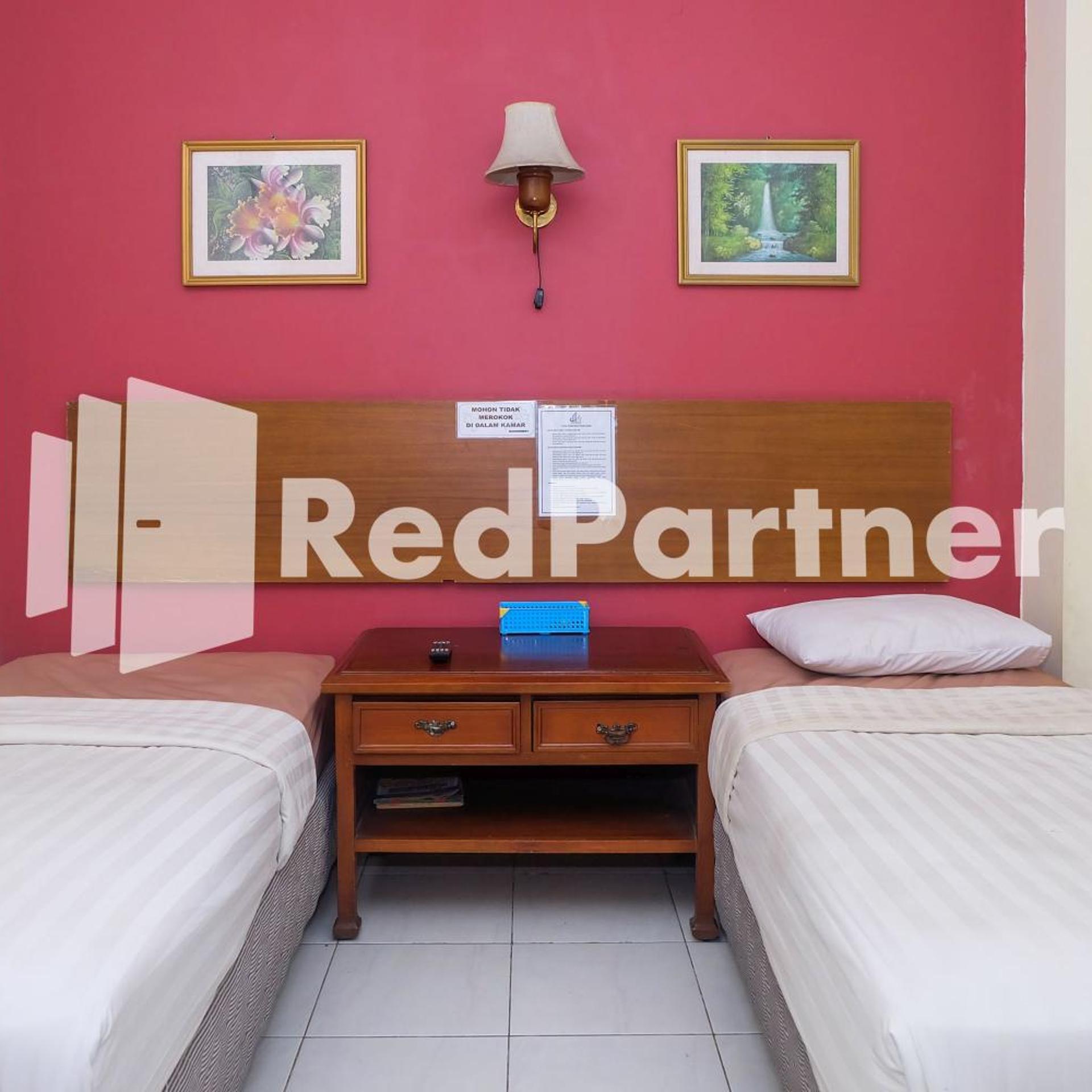 غرفة ديلوكس بسريرين منفصلين، Reddoorz At Palasari 5/10