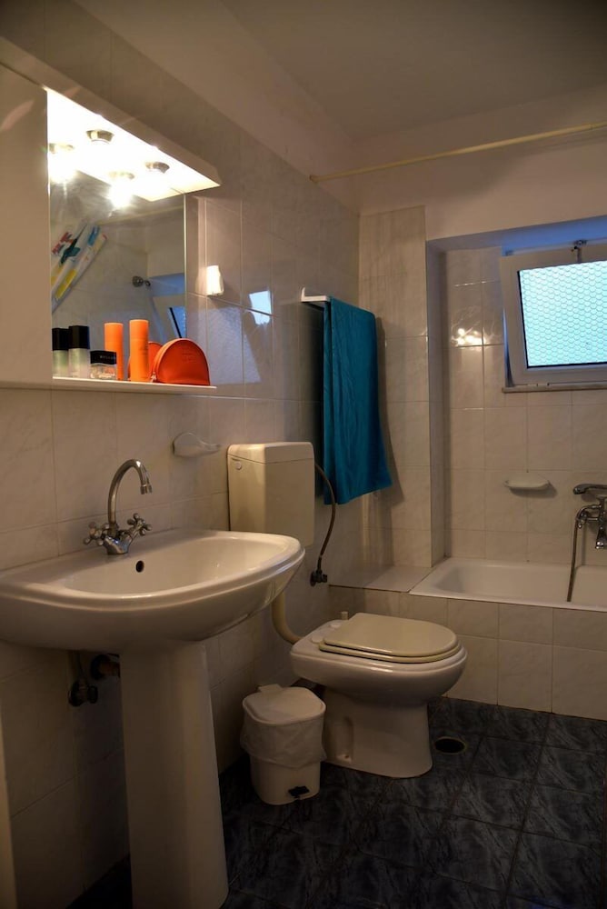 2 BEDROOMS, APARTMENT