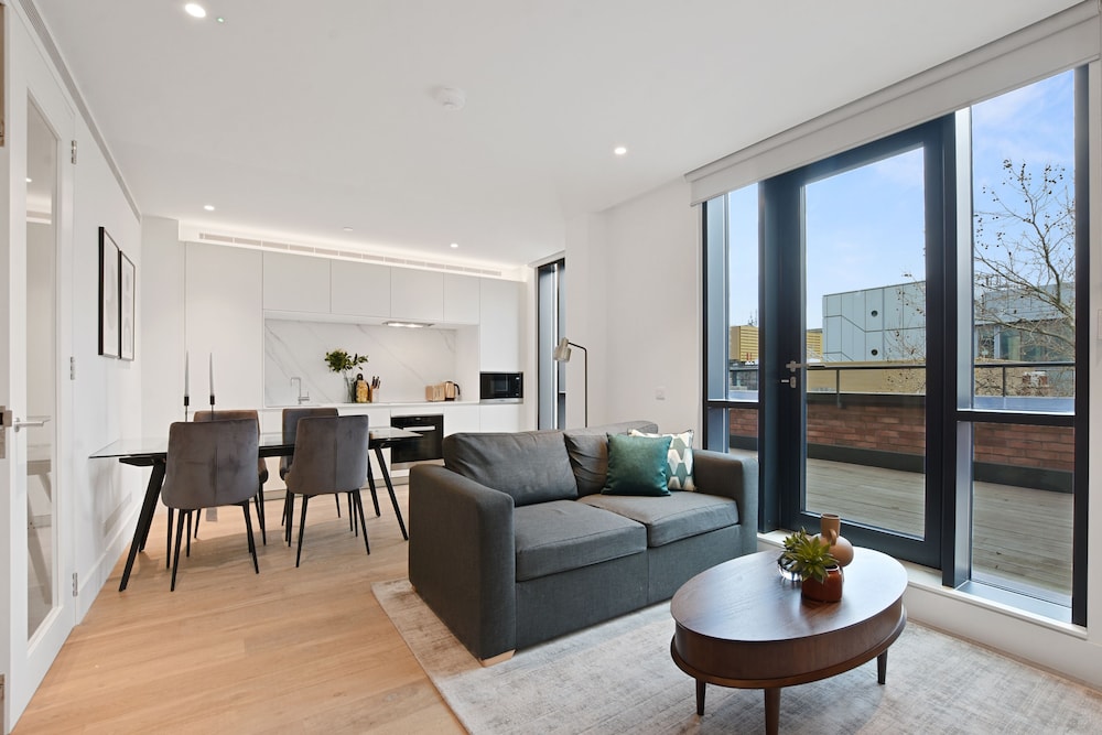 Whitfield Street Residences by Aeria Apartments 39/50