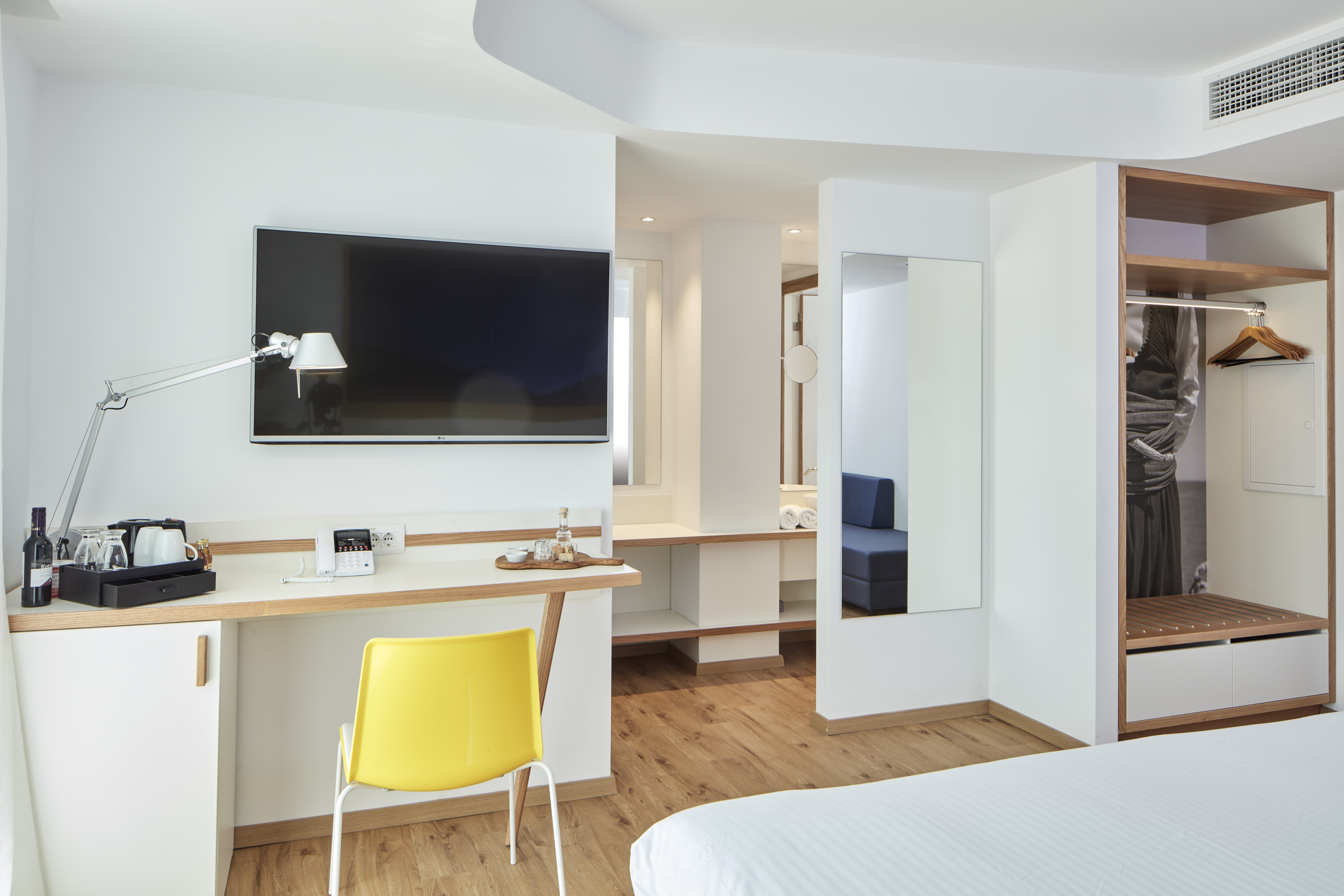Club, Double or Twin Bed 5/6