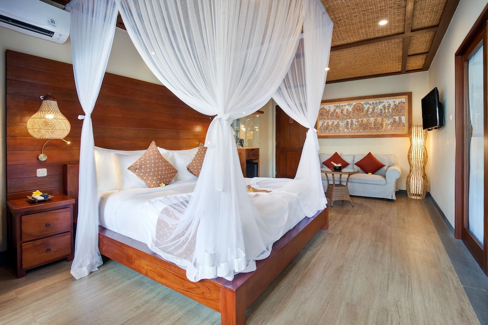 SUITE, TWIN BEDS