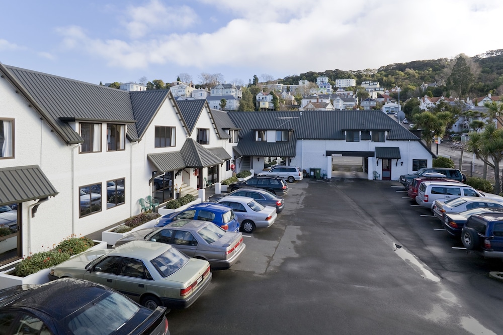 Allan Court Motel 53/66
