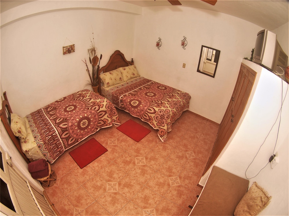 Hostal Casa Blanca 38/50