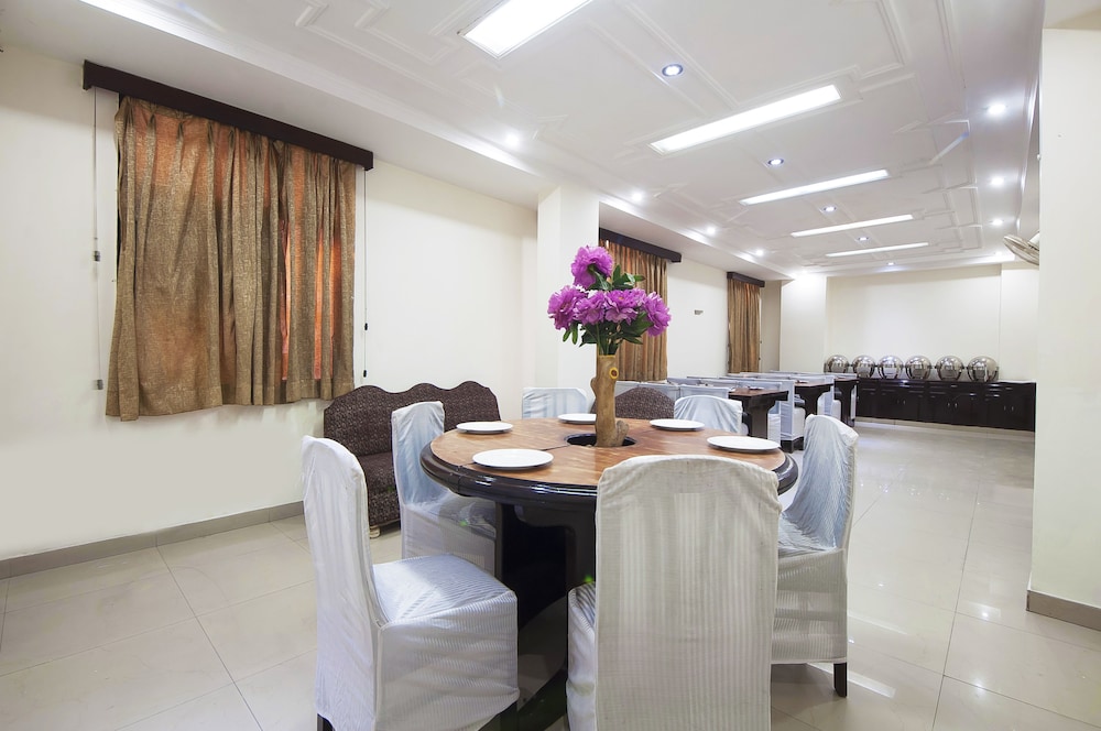 Delhi Darbar hotel 47/63