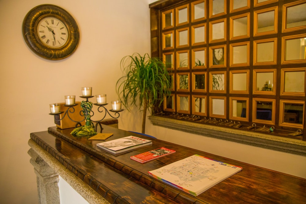 EL CARMEN SUITES 33/35