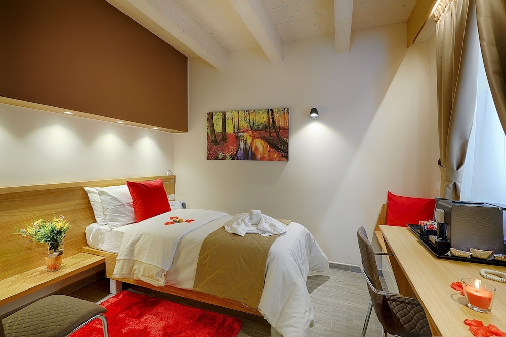 Hospitality Hotel 25/57