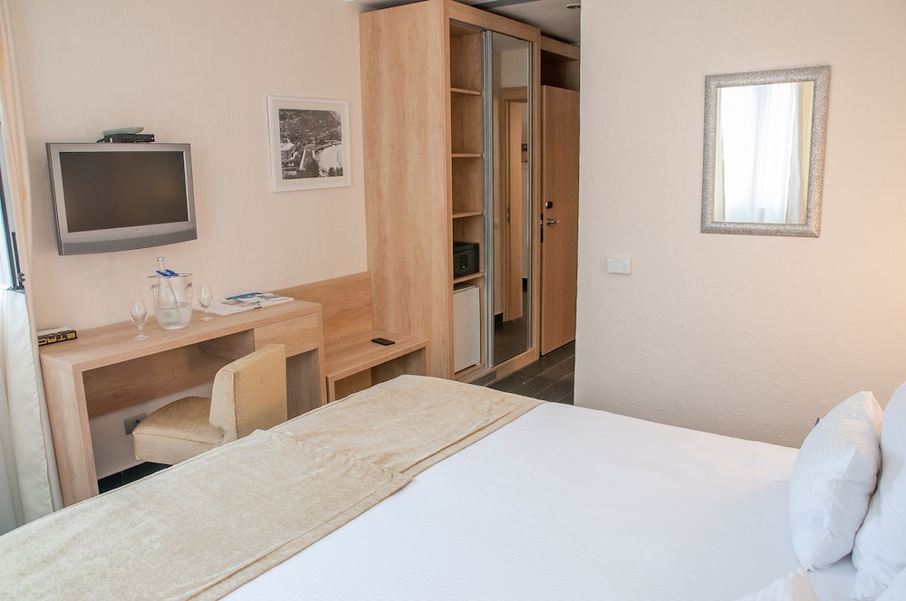 STANDARD, DOUBLE BED