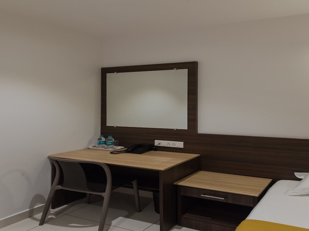 Hotel Karuna Residency 20/23