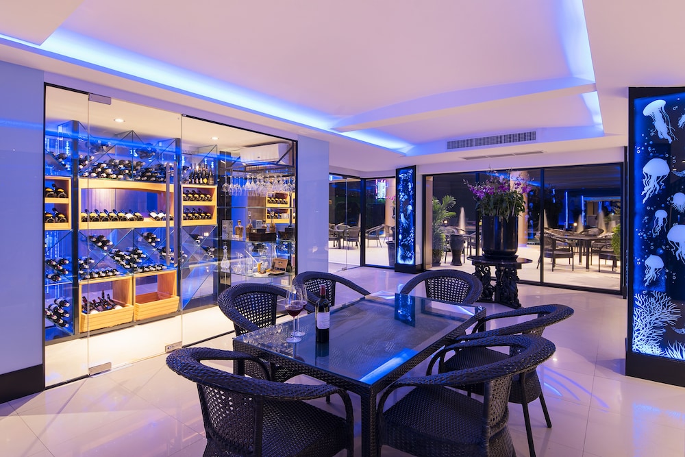 Rodina Beach Hotel 46/74