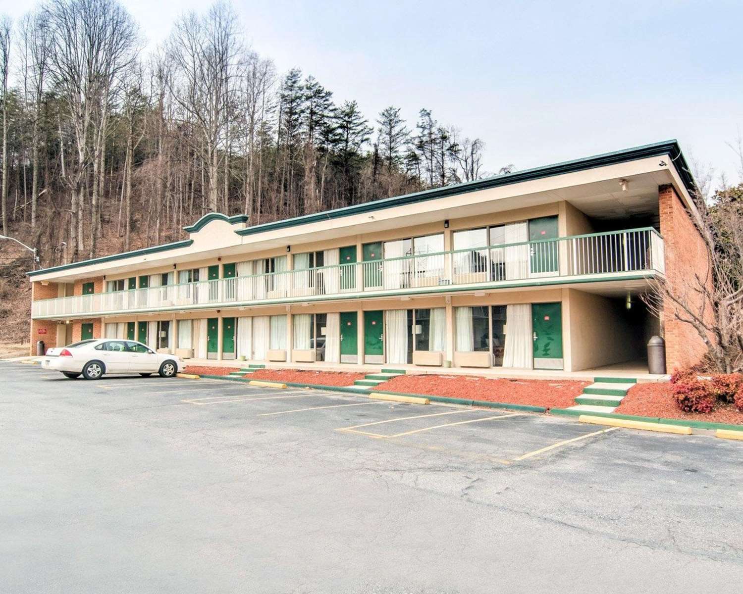 Econo Lodge Martinsville 2/18