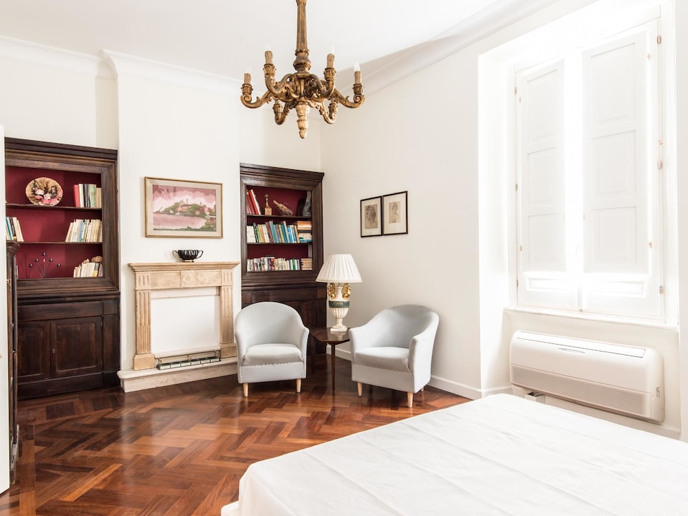 RSH Luxury Vatican Four Bedroom Apartment 12/36