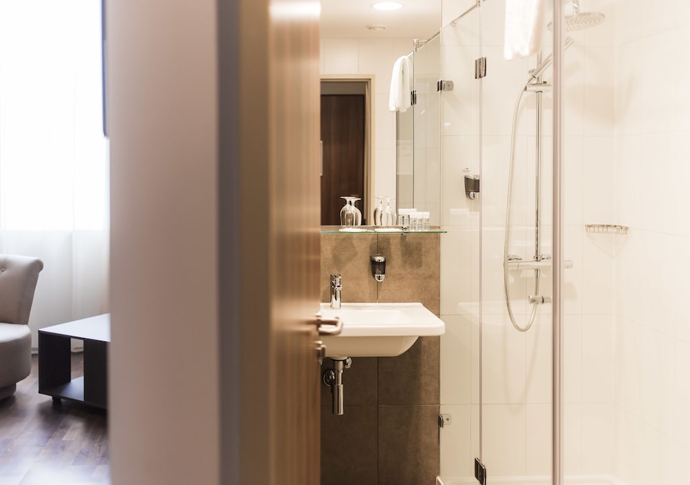 12 Revay Hotel 15/62