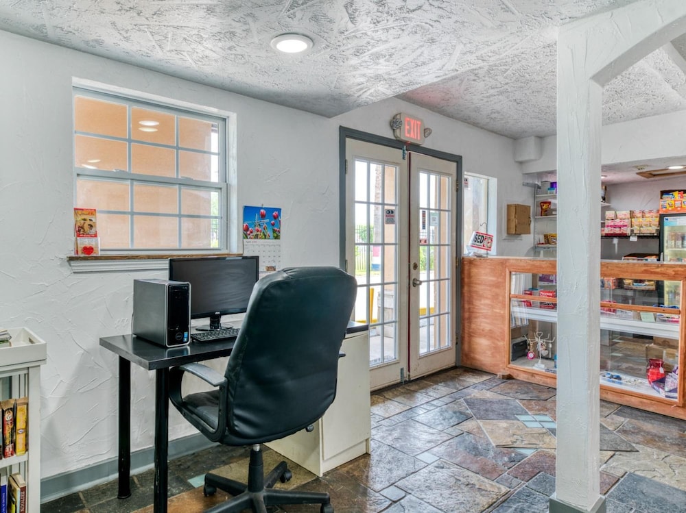 Hotel Houston, TX near Medical Center/NRG Stadium 25/39