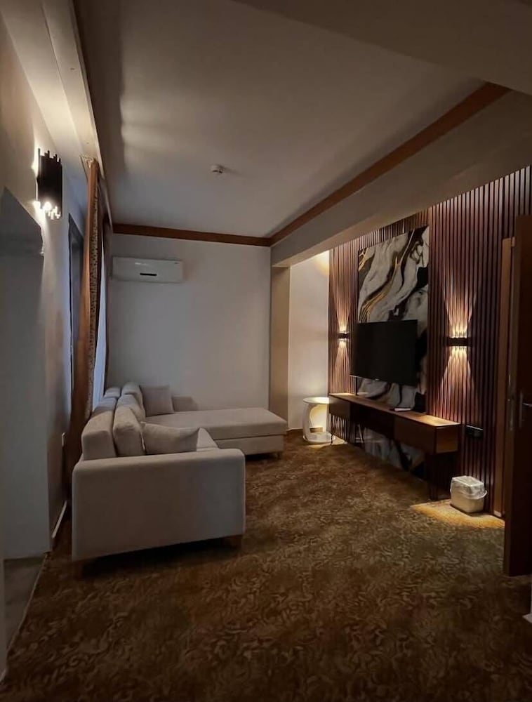 Uluhan Hotel 33/46