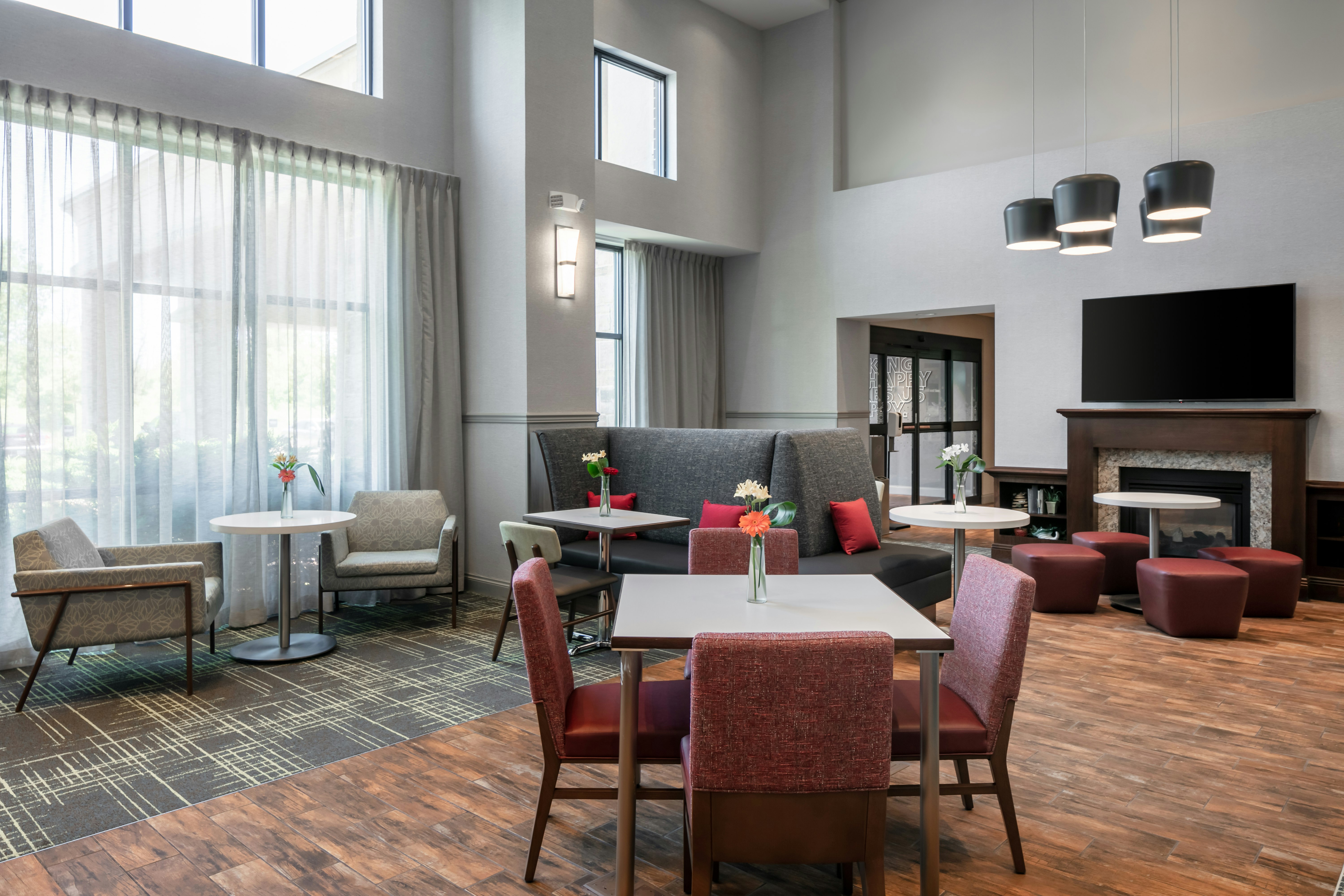 Hampton Inn Suites Grafton 39/46