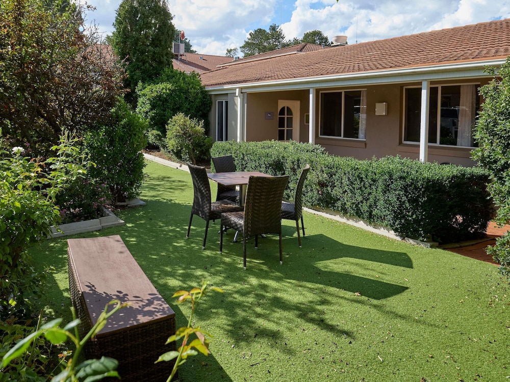 ibis Styles Canberra 74/78