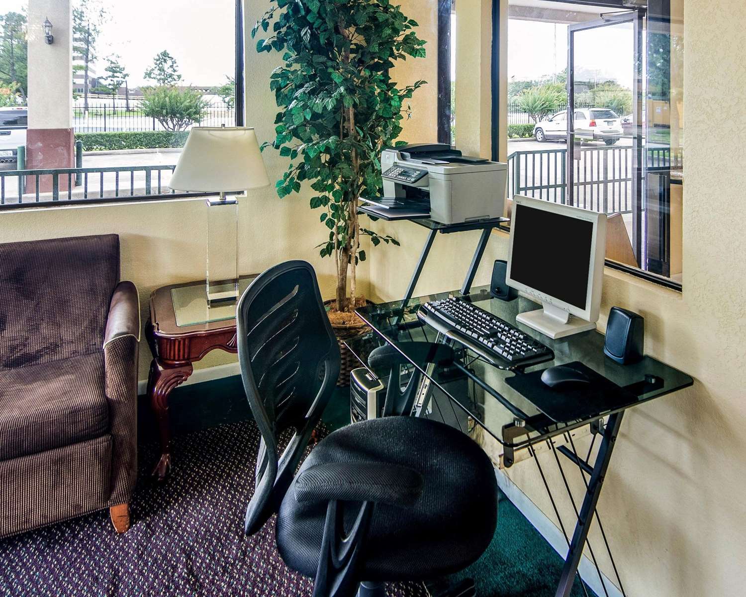 Rodeway Inn & Suites Hwy 290 NW 11/14