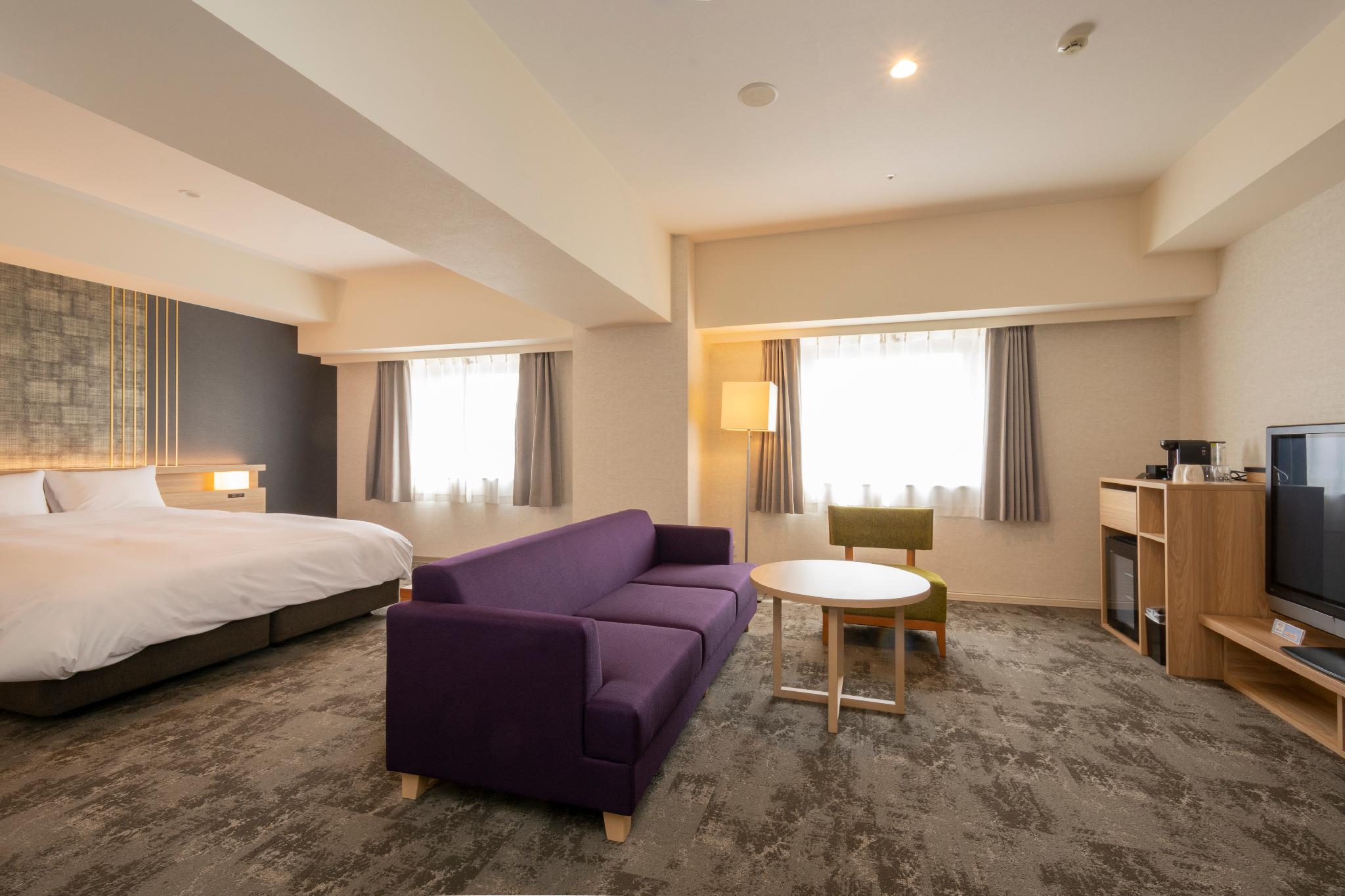 Executive, Suite, King Bed, Night View
