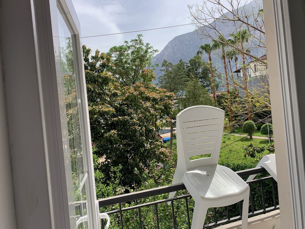 Belcan Hotel 39/42