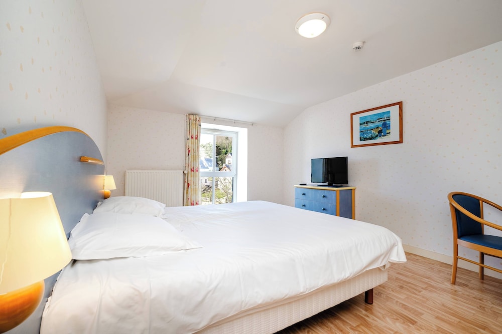 Classic, Twin Beds