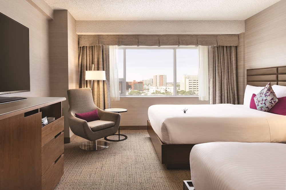 Coast Edmonton Plaza Hotel 12/41
