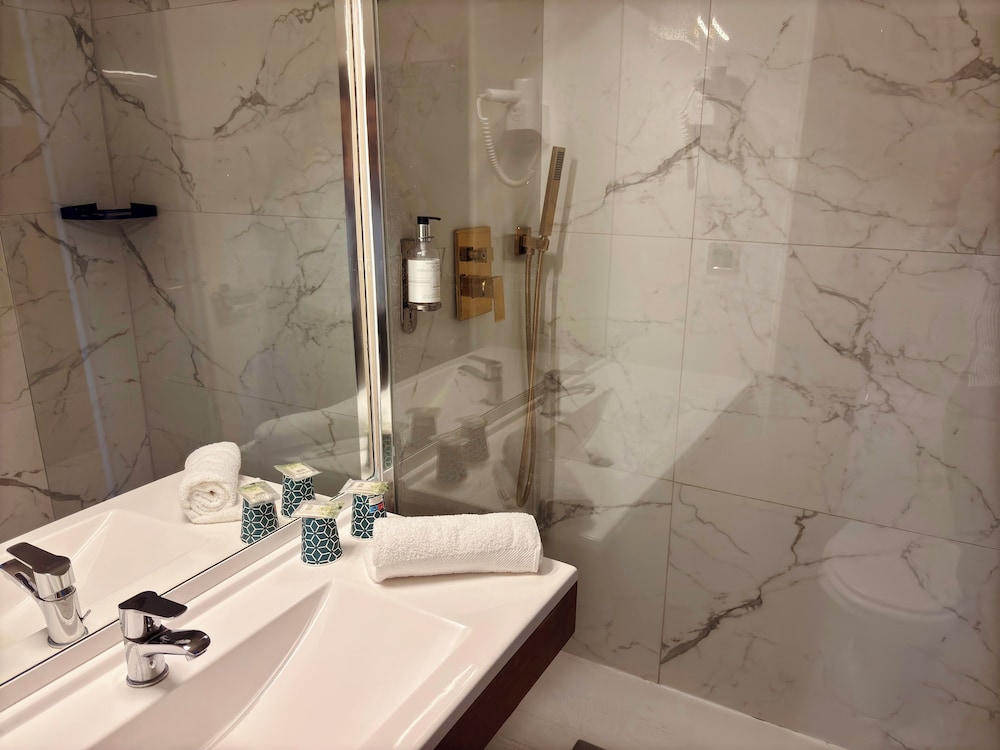 Kyriad Direct Arpajon 48/50