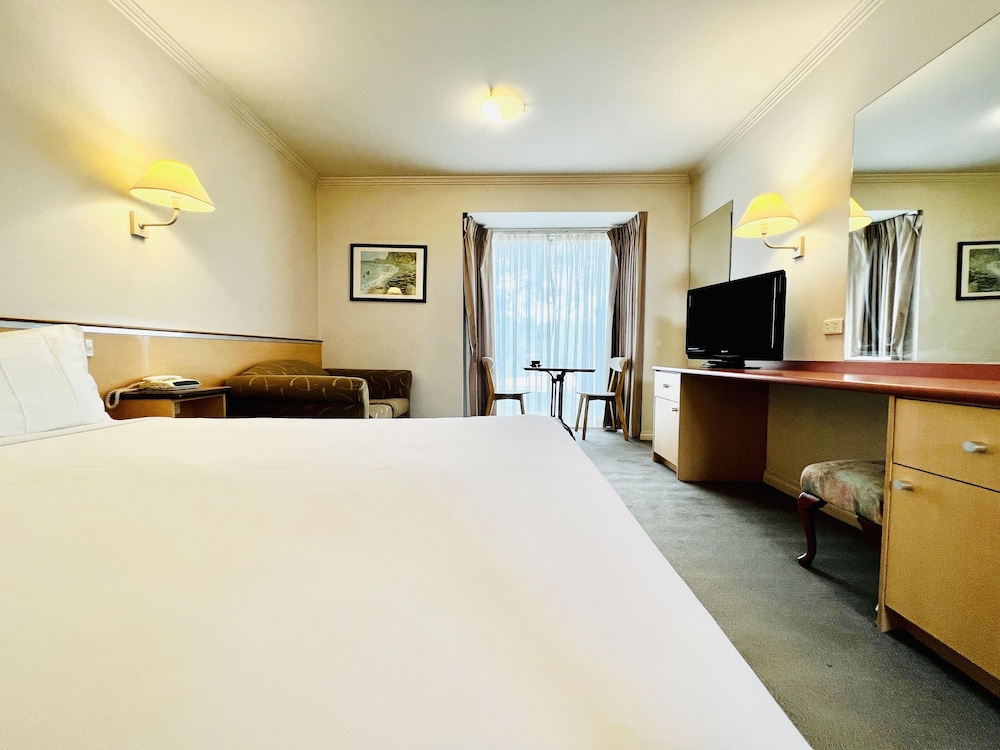 The Waverley International Hotel 12/45
