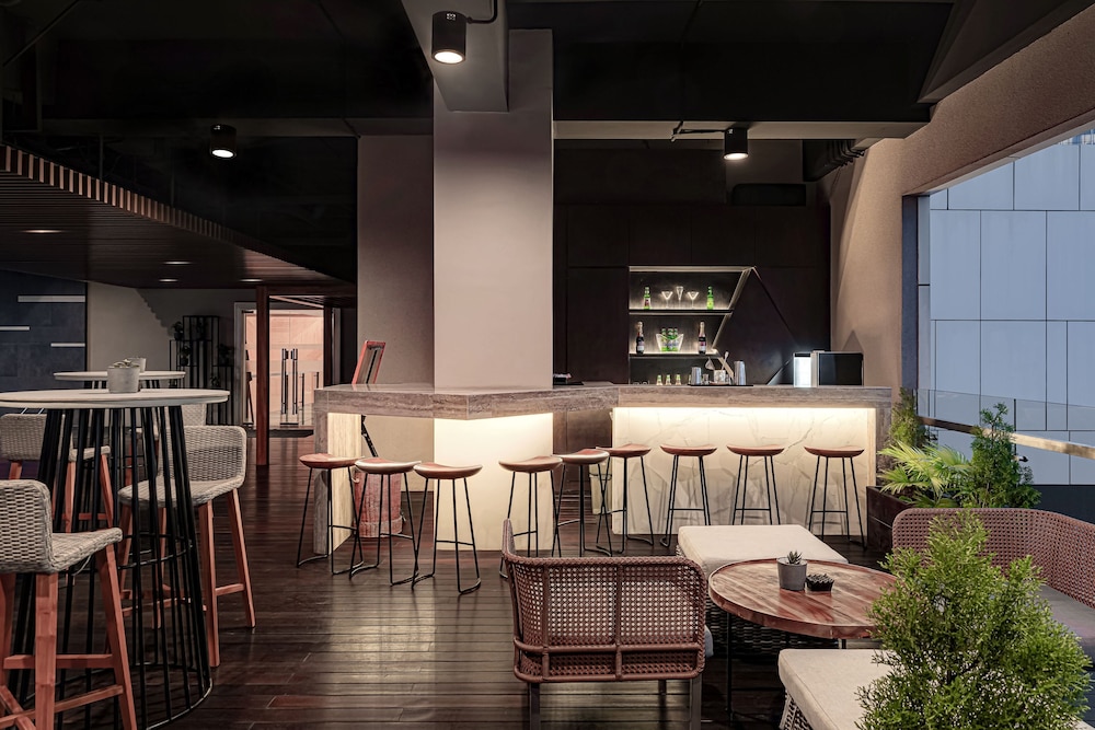 Whiz Luxe Hotel Spazio Surabaya 23/29