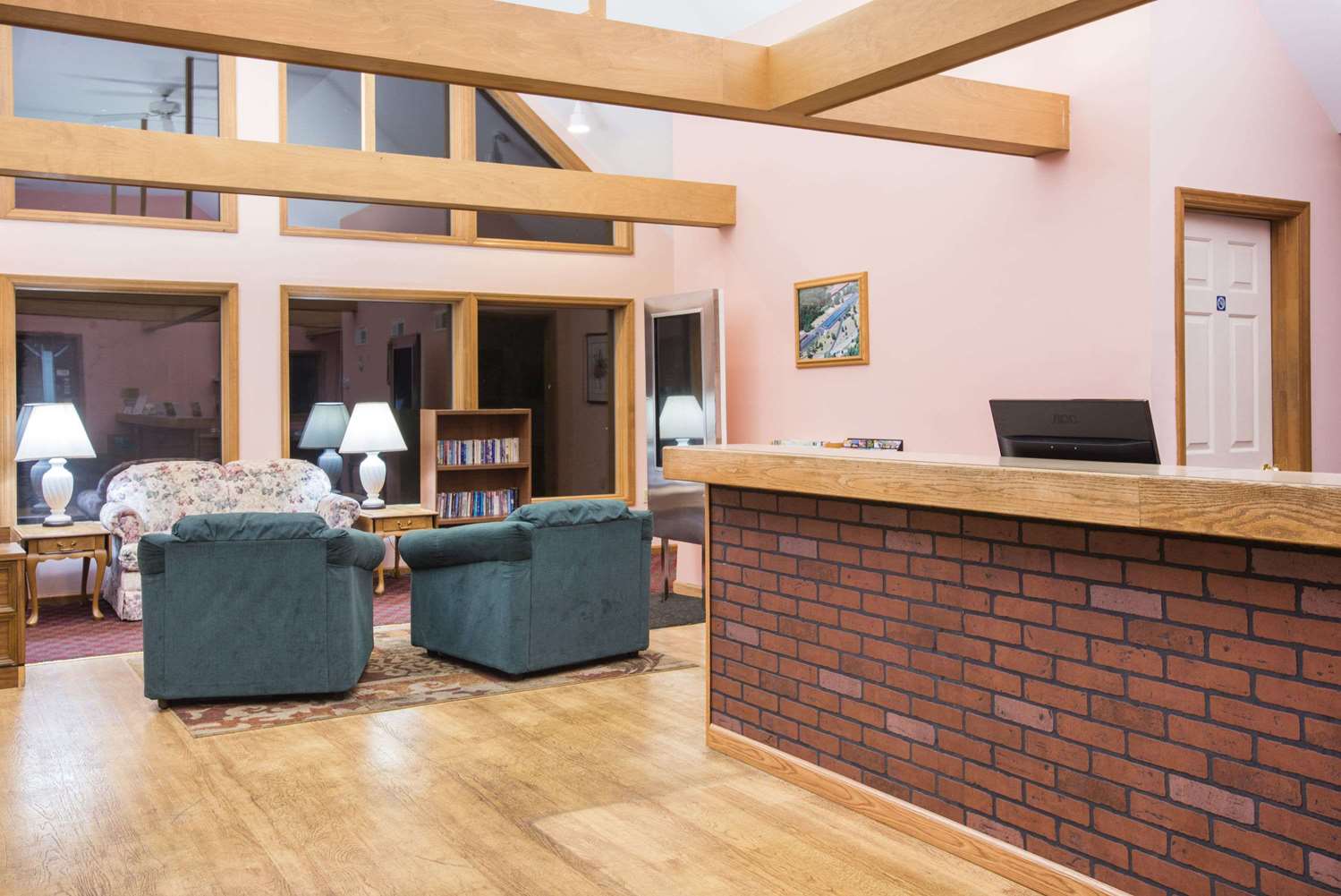 Travelodge By Wyndham Lake George Ny 3/6