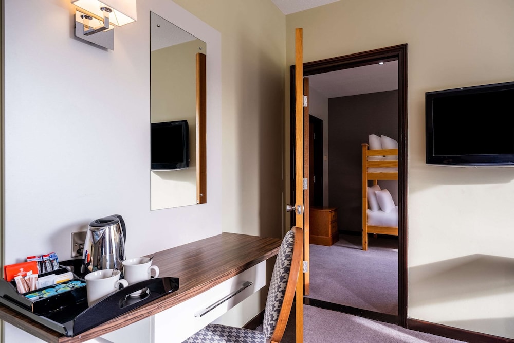 Cedar Court Hotel Harrogate 43/59