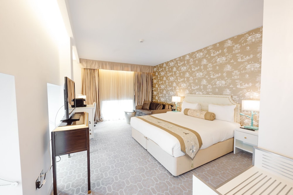 Dorsett Shepherds Bush 37/100