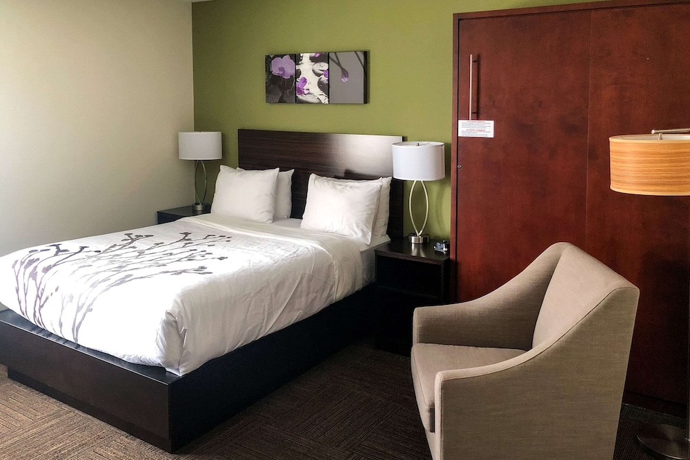 STANDARD, QUEEN BED