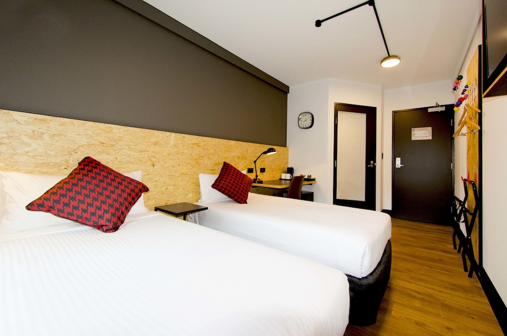 STANDARD, 1 KING AND 1 SINGLE BEDS