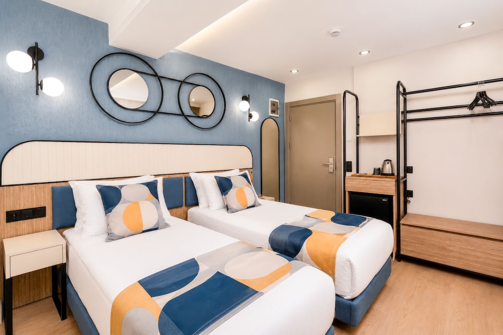 Room, Triple, 1 Double and 1 Single Bed, No Balcony