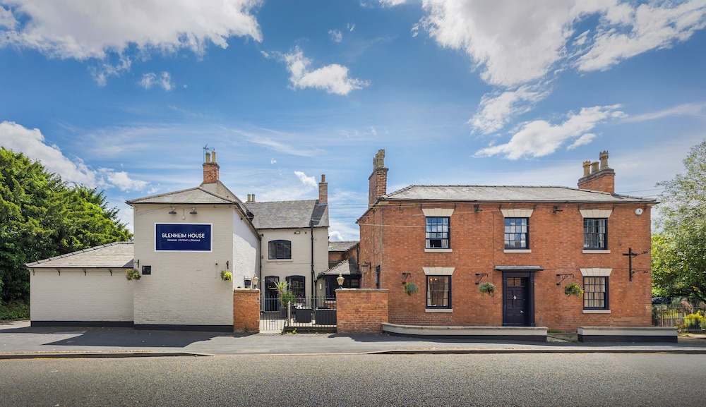 OYO Blenheim House in DERBY - UK