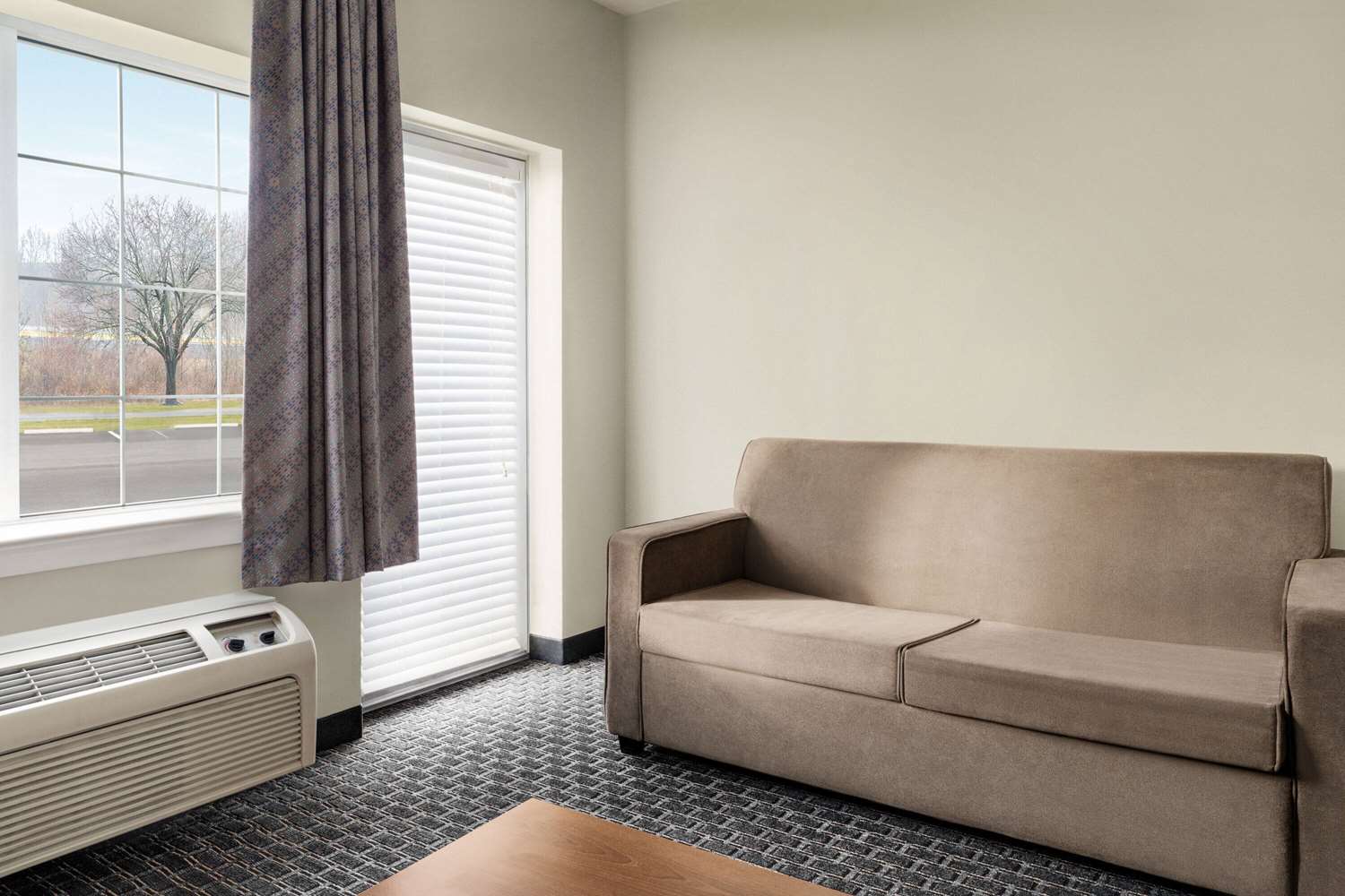 Days Inn Suites By Wyndham Lancaster Amish Country 14/28